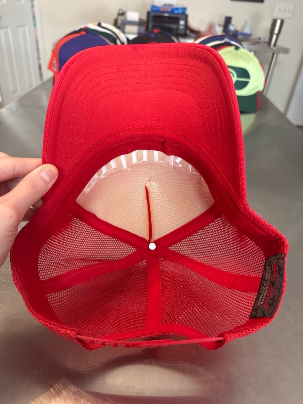 Unlocked Red Cap - Picture 2 of 3